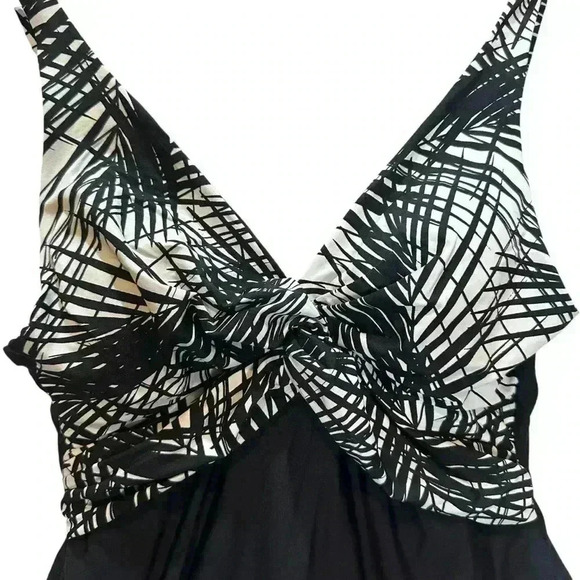 Beachscene Collection Black And White Swim Dress One Piece Swimsuit Women’s 10 - Picture 2 of 11